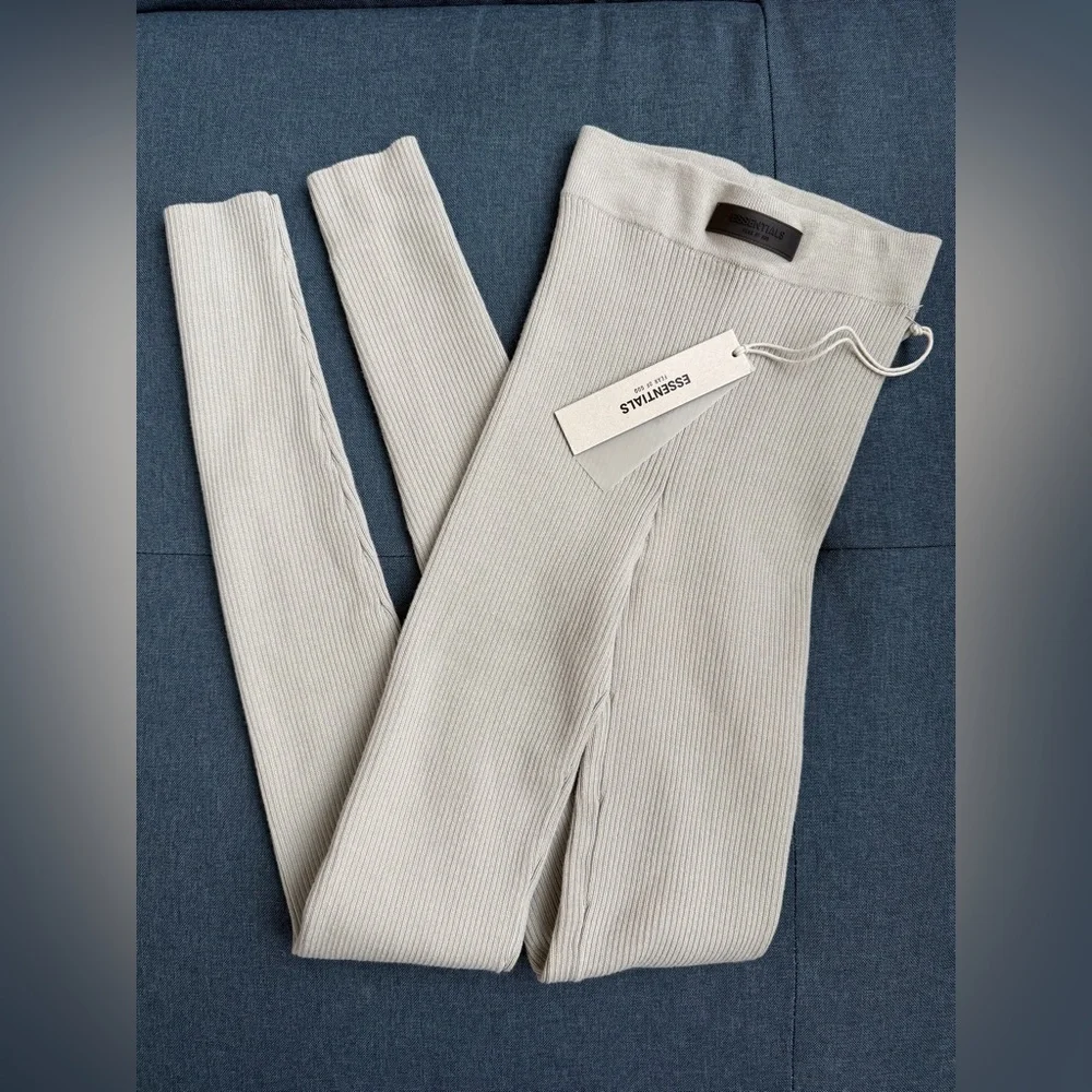 NWT The Fear Of God ESSENTIALS Ribbed Leggings in Seal Grey Size XS - Picture 4 of 11